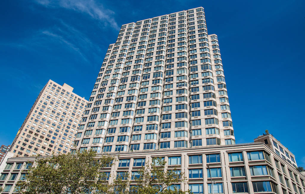 Figure 2: CarbonQuest installed their CCUS in a 377,000-sq-ft multi-family unit in Manhattan with a goal to reduce CO2 emissions by 25% and provide a 5-year return on investment (ROI). Courtesy: CarbonQuest