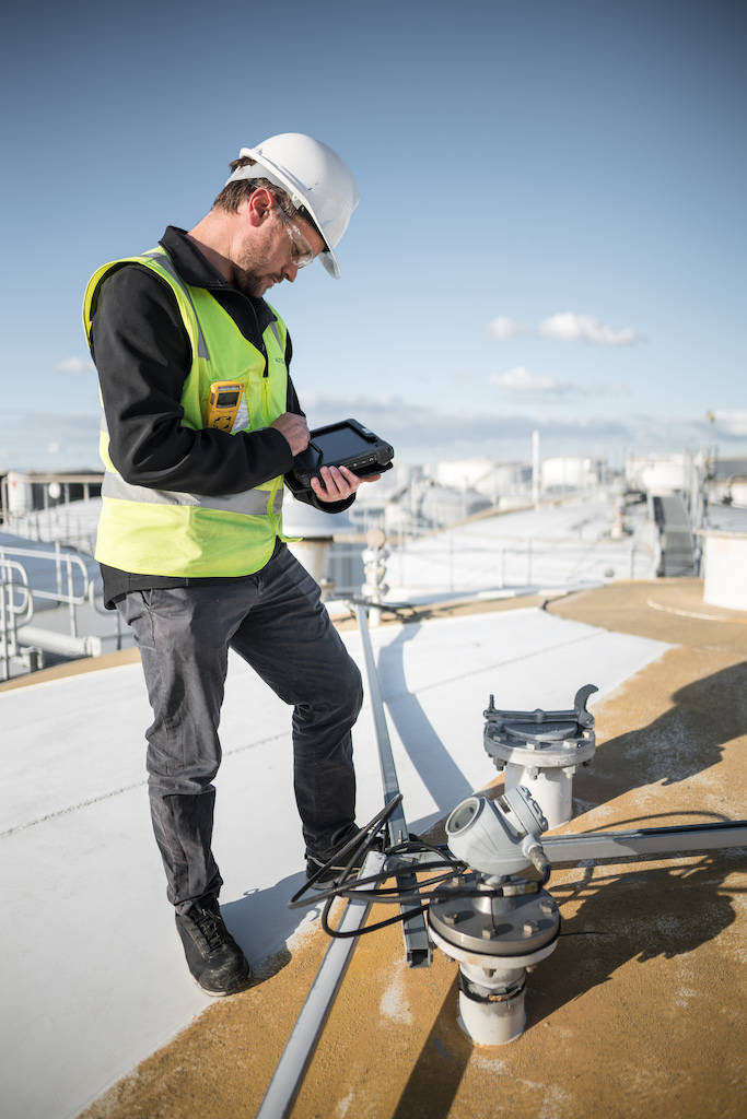 Figure 3: With the intrinsically safe ELX system, the signals can be acquired and processed directly from the hazardous area. By using fiber optic lines with cable redundancy, the extensive plant sections can be reliably automated and from long distances. Courtesy: Beckhoff Automation