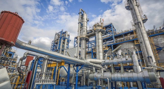 Refineries need reliable temperature measurements to optimize operations.