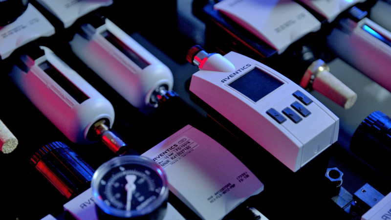 A flow sensor can continuously monitor airflow in pneumatic systems, providing operators with clear, actionable insights regarding flow, pressure and temperature.