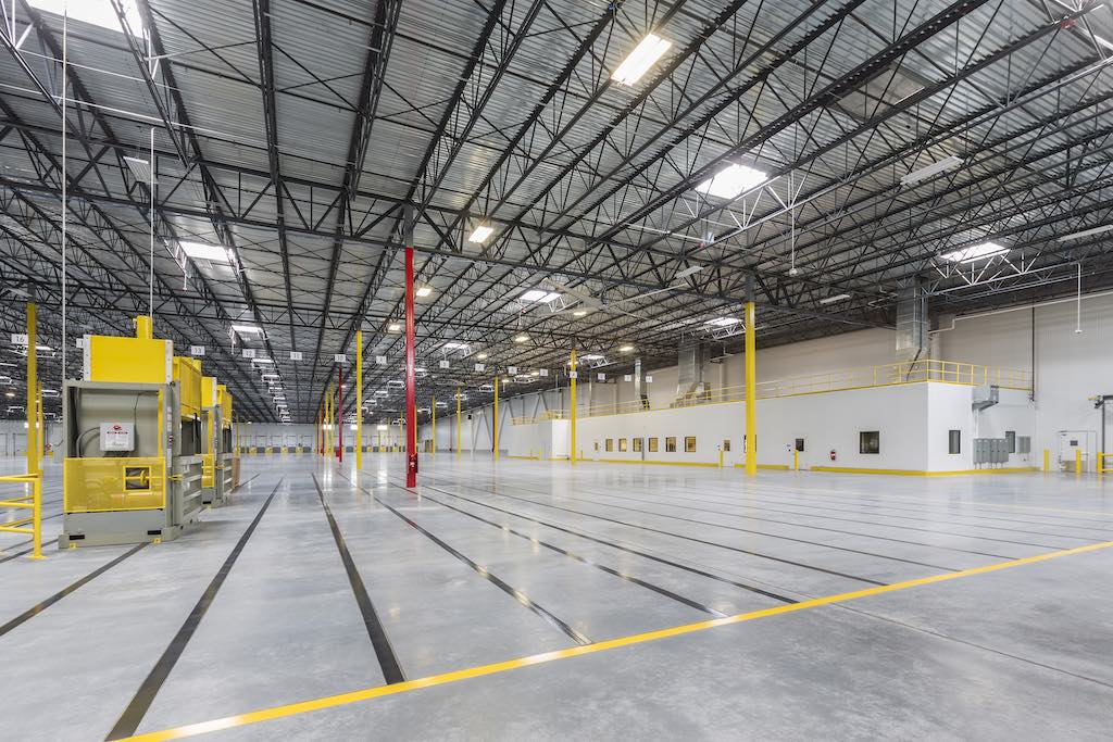 Sophisticated temperature control systems are required to ensure the correct environment for storing foods of various types, ranging from frozen food to fresh produce. Courtesy: Graycor