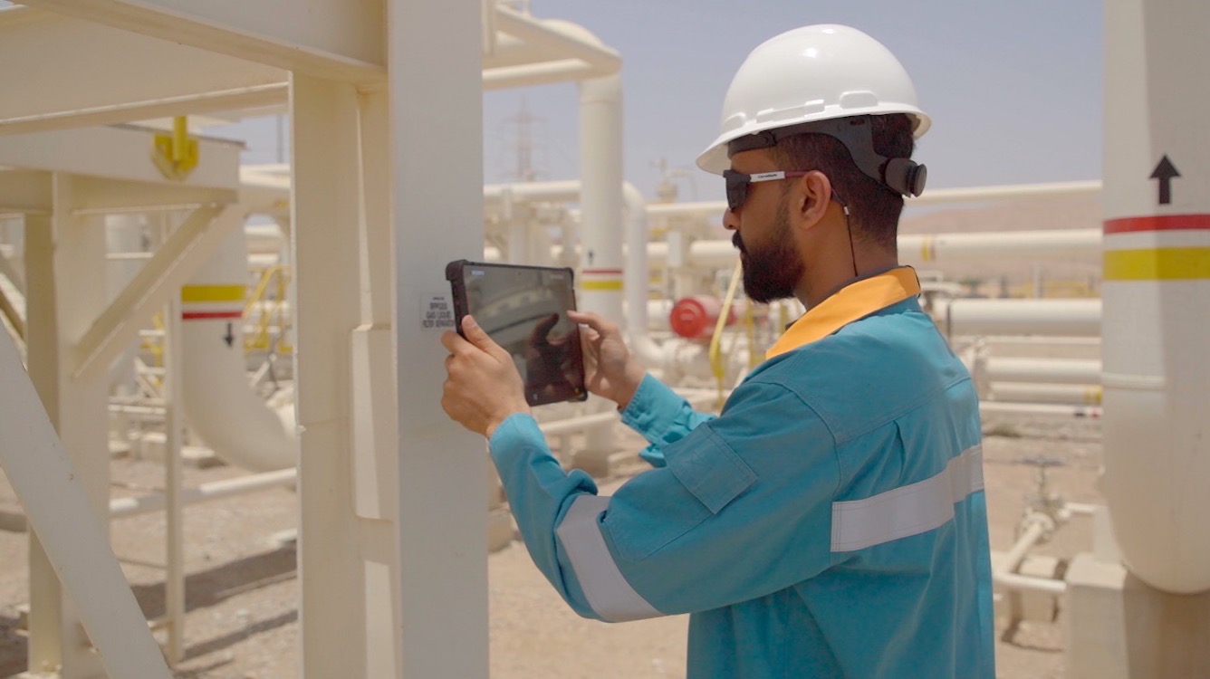 Figure 2: OQ can now perform digital inspection rounds using mobile inspection devices. Courtesy: Bentley Systems