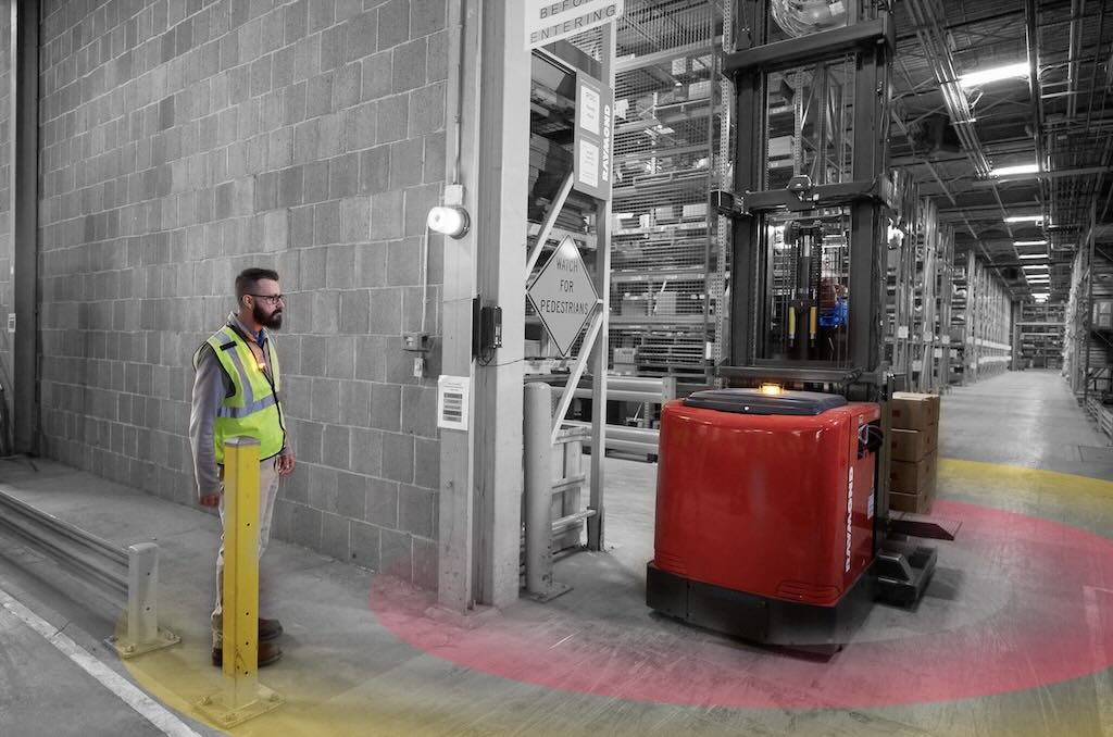 Figure 3: Proximity detection technology can alert workers of potential collisions helping ensure smooth interaction between workers and machinery.