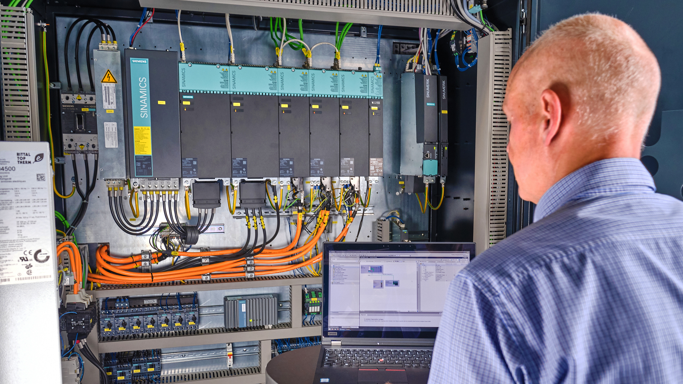 Decentralized VFD mounted next to motor. Courtesy: Siemens