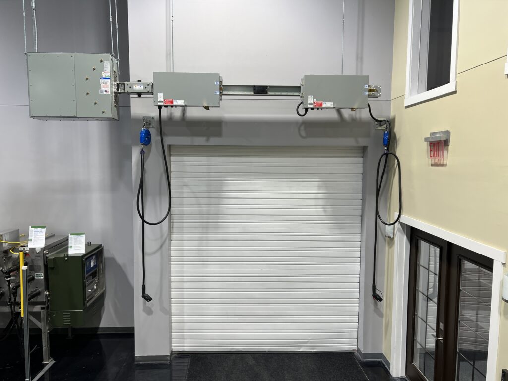 Figure 2: Electric vehicle (EV) charging busway enables the ability to expand and reconfigure infrastructure with no concrete work required. This overhead power distribution technology makes it easier to deploy, scale and manage EV charging. Courtesy: Eaton