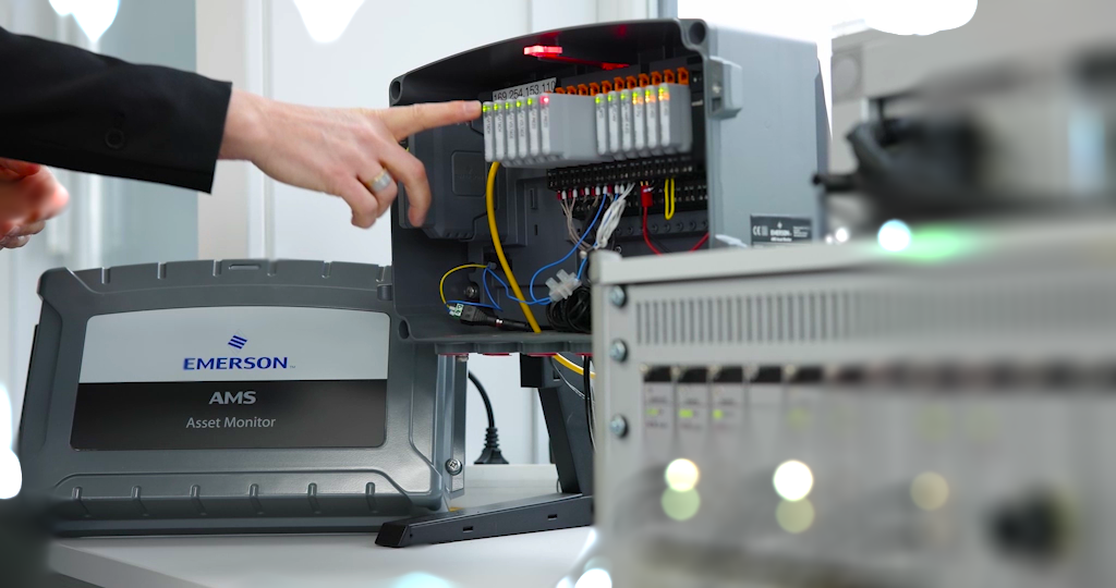 Figure 1: Edge analytics devices continuously collect data from assets and send it from the field directly to technicians and analysts. Courtesy: Emerson