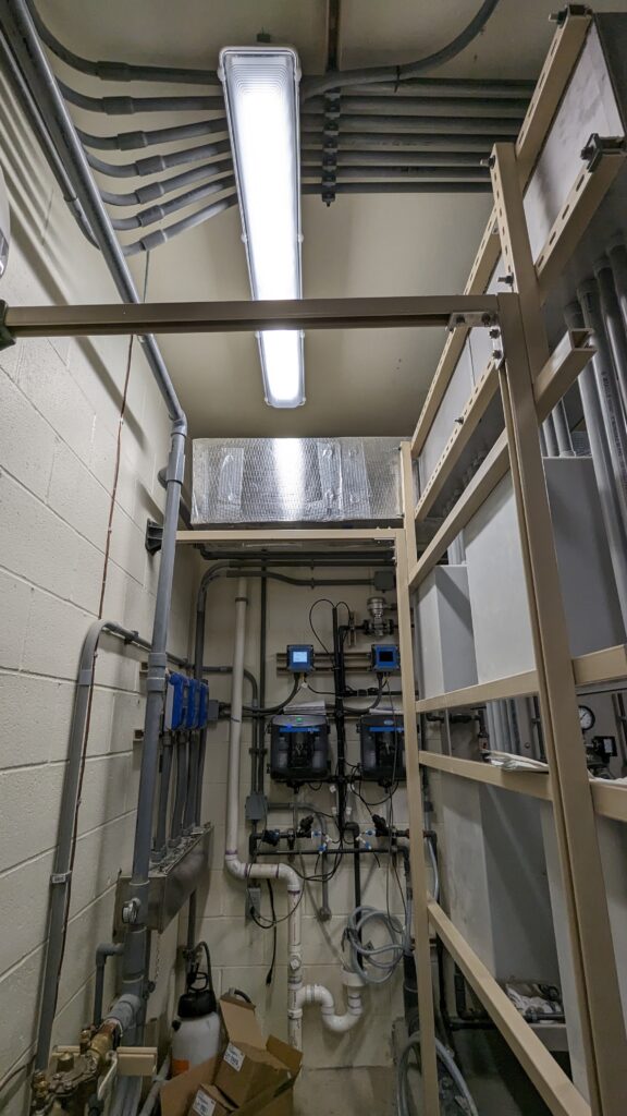 Figure 4: Chemical-resistant gasketed luminaire in a sodium hypochlorite building. Courtesy: CDM Smith